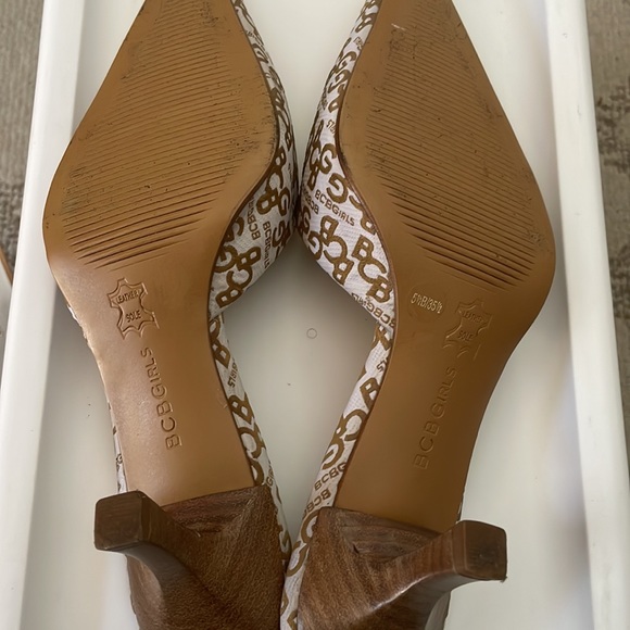 Vintage BCBG  Goldie Mules - Picture 4 of 7